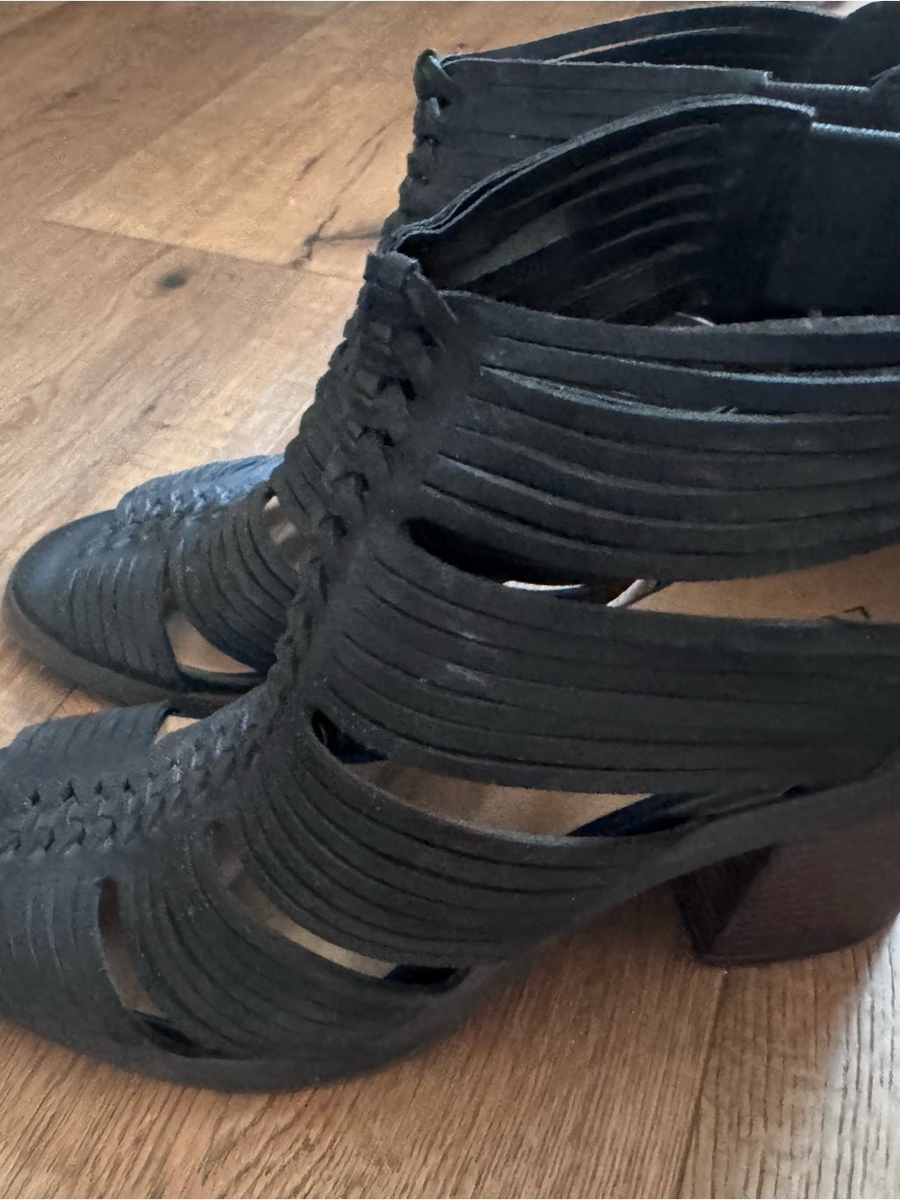 Lucky Brand Women's Black Strappy Block Heel Sandals